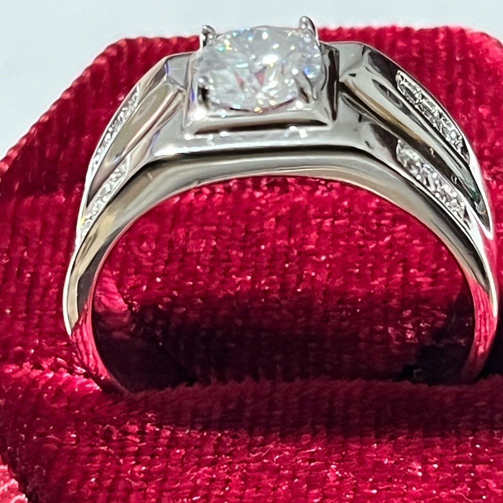 Elegant 1.0ct Silver Multi-Stone Women's Ring
